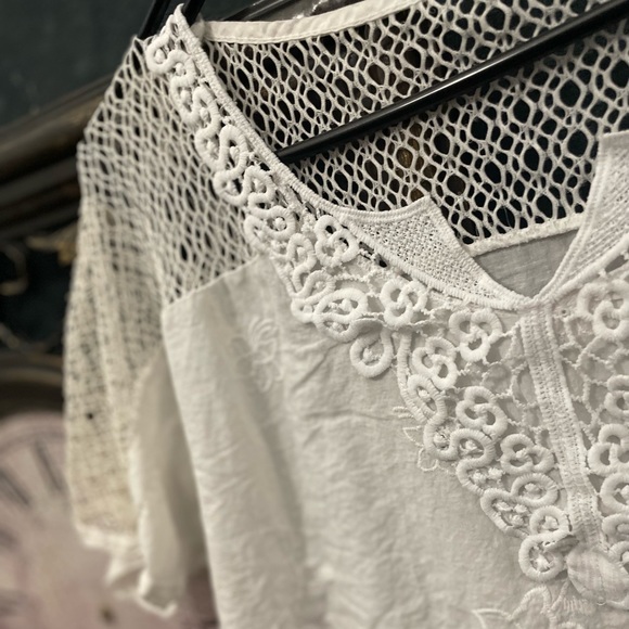 ✨🎀VINTAGE TENDENCY BLOUSE🎀✨ - Picture 7 of 8